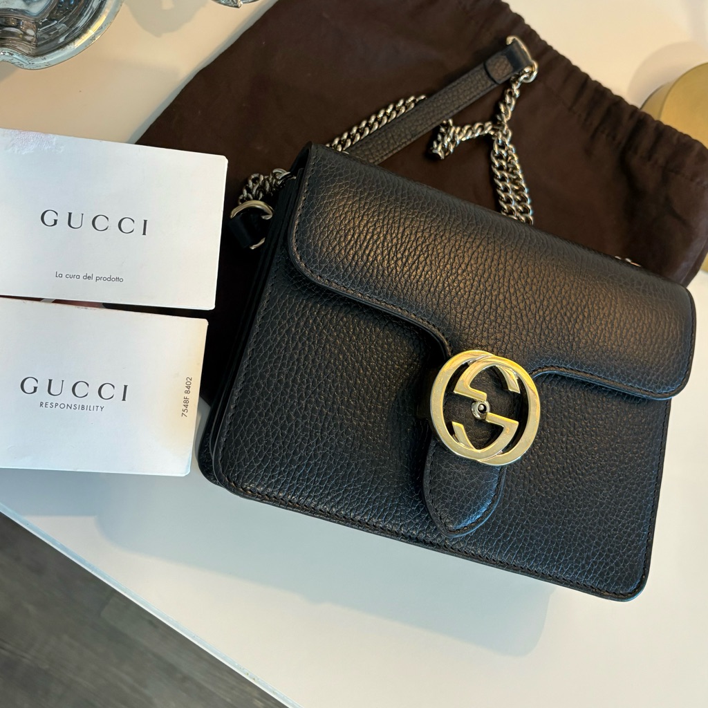 Gucci Black Leather Shoulder Bag With Gold Gg Buckle